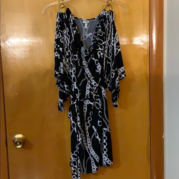 Cache Dresses & Skirts - CACHE CHAIN OPEN SLEEVES BLACK AND WHITE DRESS Cache Dresses & Skirts - CACHE CHAIN OPEN SLEEVES BLACK AND WHITE DRESS